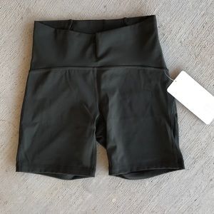 Lululemon Train Times Shorts 6”
